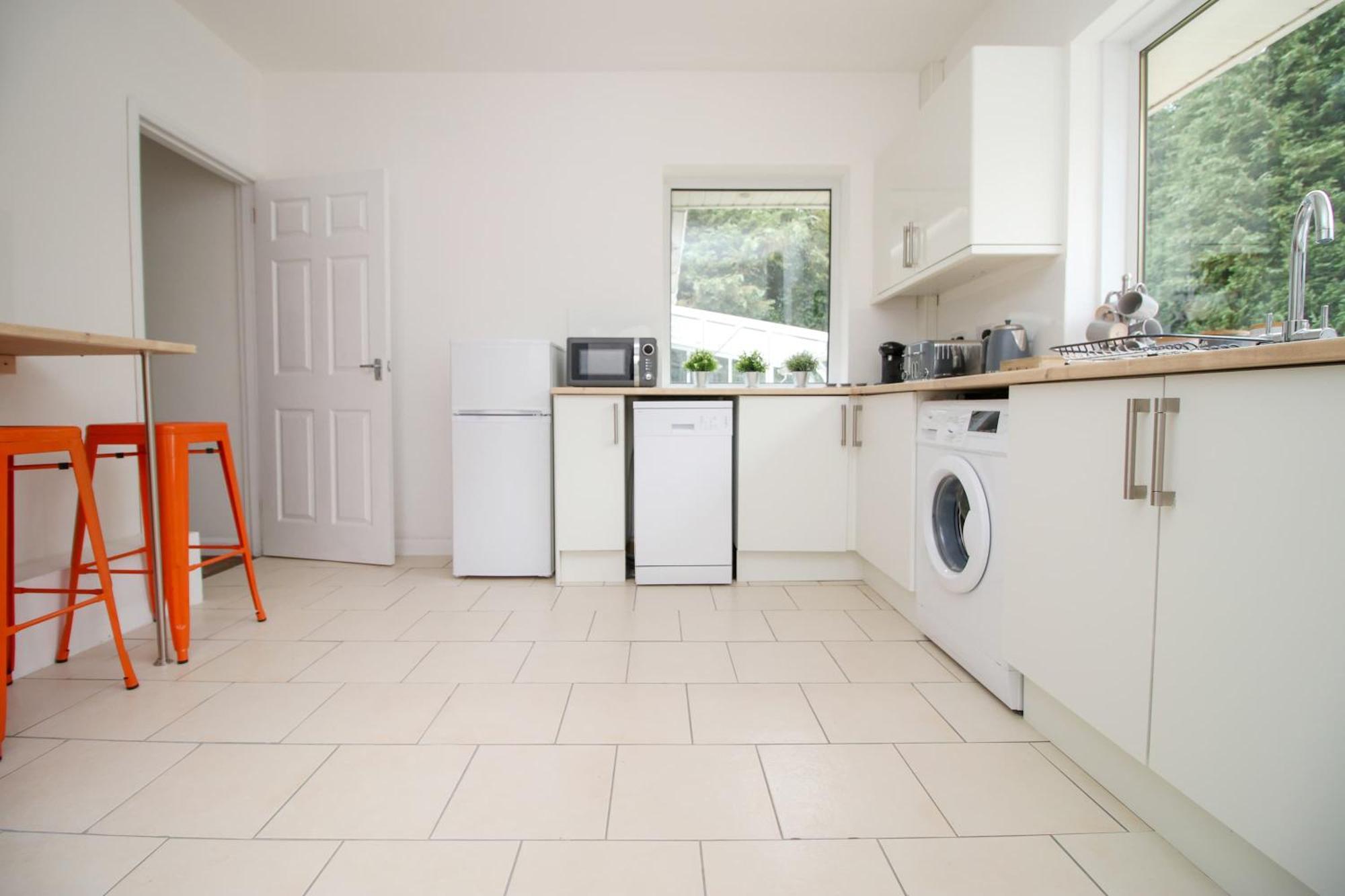The Lockett Wonderful Large Bungalow Plympton, Plymouth Free Parking By Staystaycations מראה חיצוני תמונה
